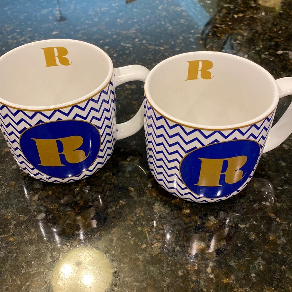 Set of 2 coffee mugs